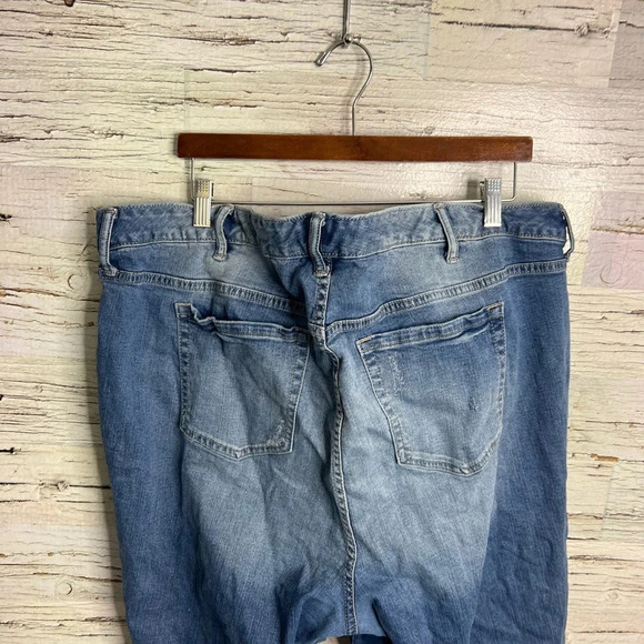 TORRID Girlfriend Distressed hem Cropped denim jeans Size 26R - Picture 6 of 8